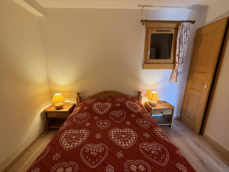 _lv_images__lot_0001420603_02_22355155