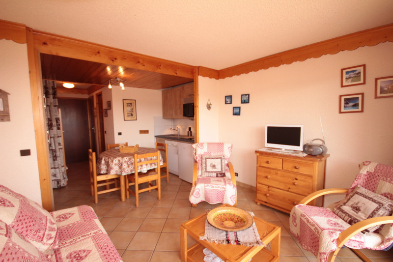 _lv_images__lot_0001440114_01_18647928