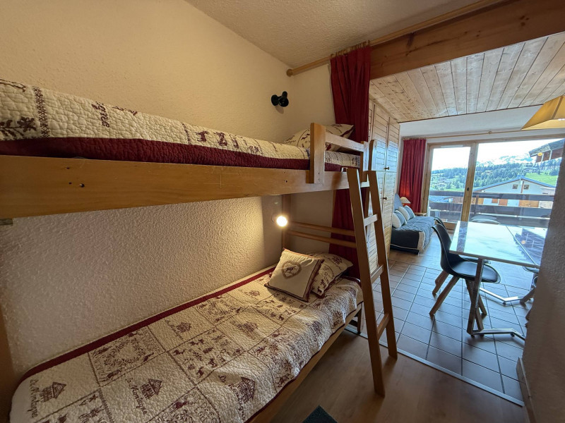 _lv_images__lot_0001440115_08_22008826