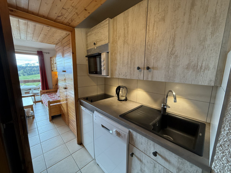 _lv_images__lot_0001440122_08_20518758