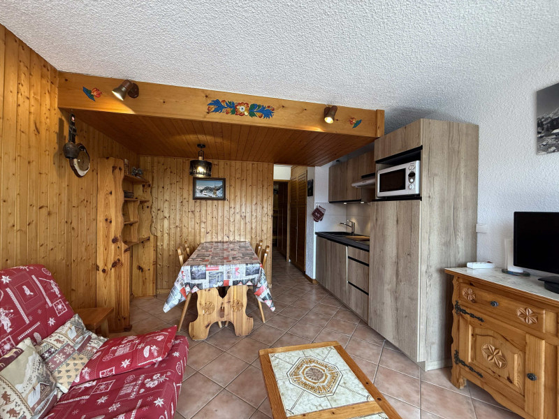 _lv_images__lot_0001450205_09_20210172 _lv_images__lot_0001450205_09_20210172