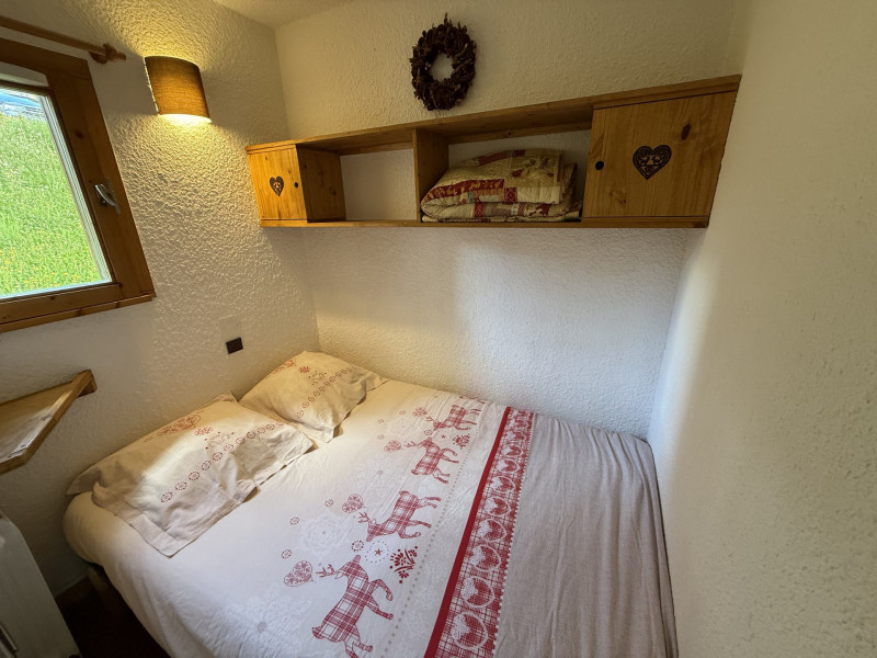 _lv_images__lot_0001450206_02_22289326