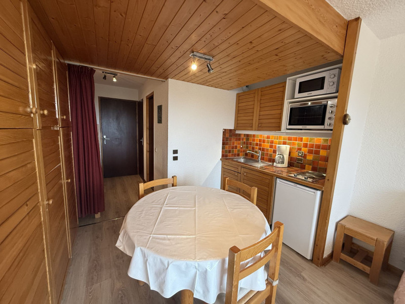 _lv_images__lot_0001450212_08_21139203