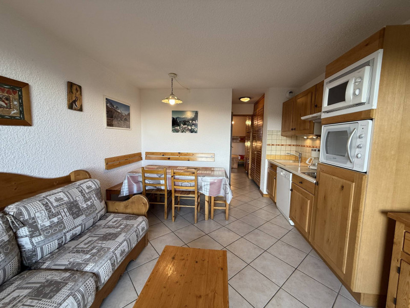 _lv_images__lot_0001450220_01_18995941