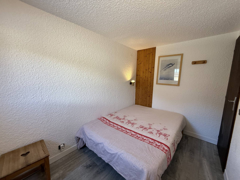 _lv_images__lot_0001450221_02_21906296