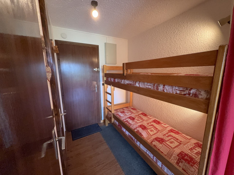 _lv_images__lot_0001460313_02_21538794