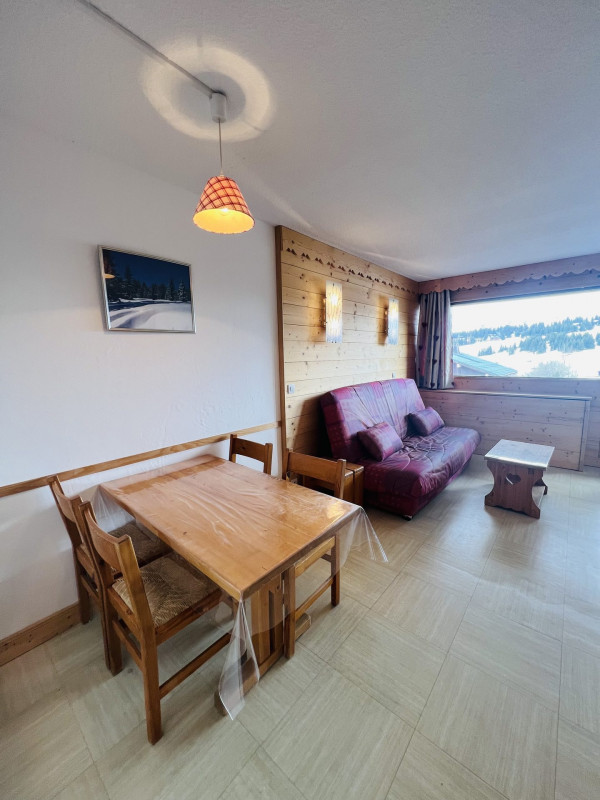 _lv_images__lot_0001480201_06_22322339