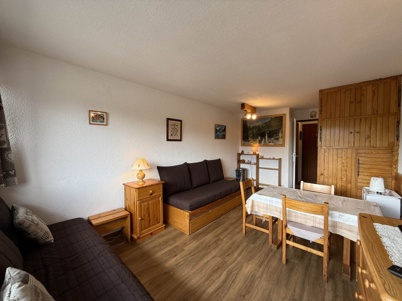 _lv_images__lot_0001480205_02_21615465