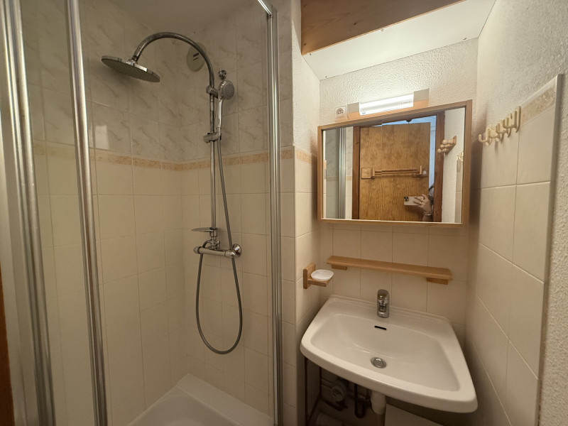 _lv_images__lot_0001490311_03_22234465