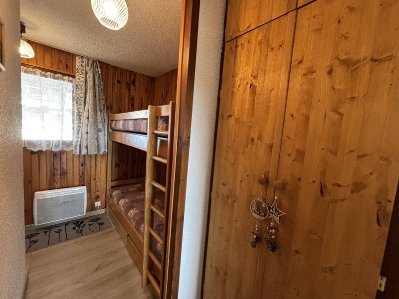 _lv_images__lot_0001500415_02_20846685