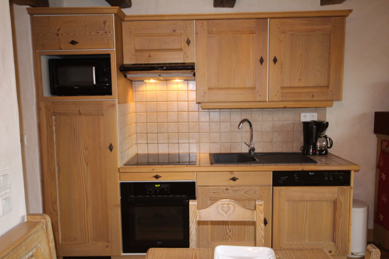 _lv_images__lot_0001570007_09_20516216