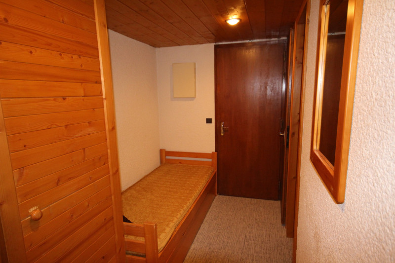 _lv_images__lot_0001580007_09_21395467