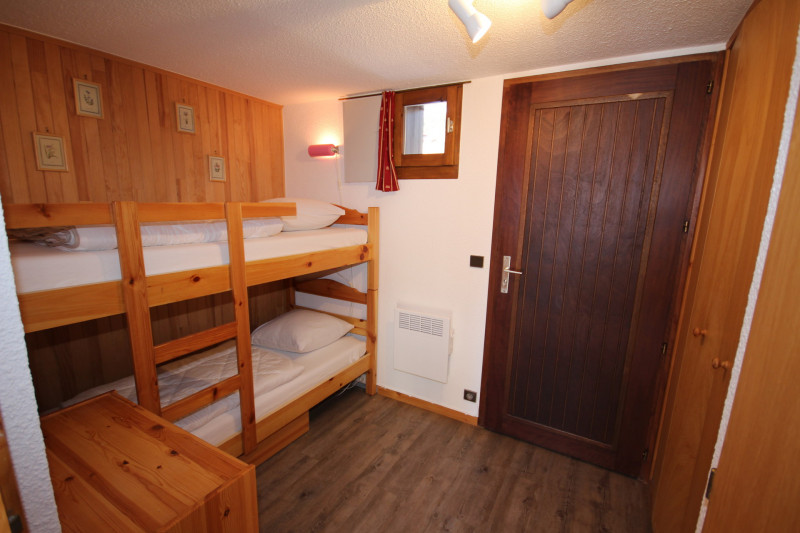 _lv_images__lot_0001690111_13_20262391