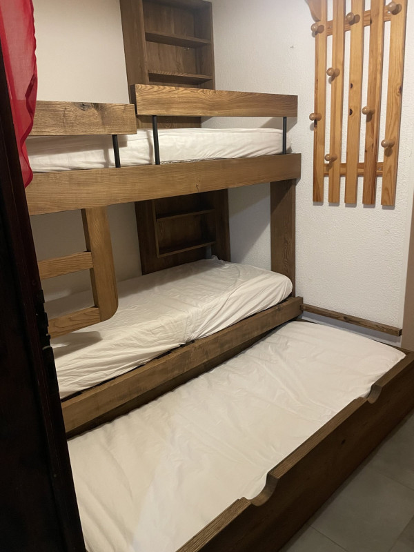 _lv_images__lot_0001690113_02_22281616