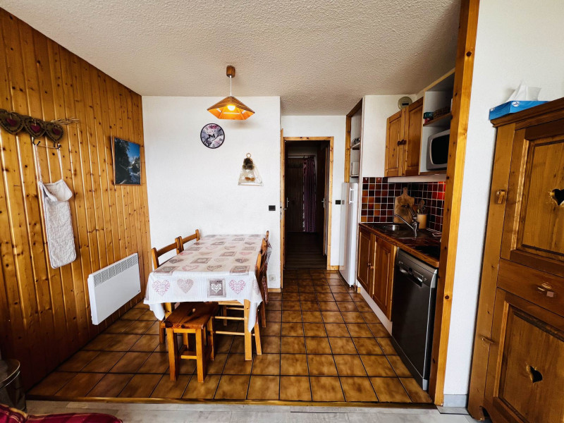 _lv_images__lot_0001700207_02_20558905