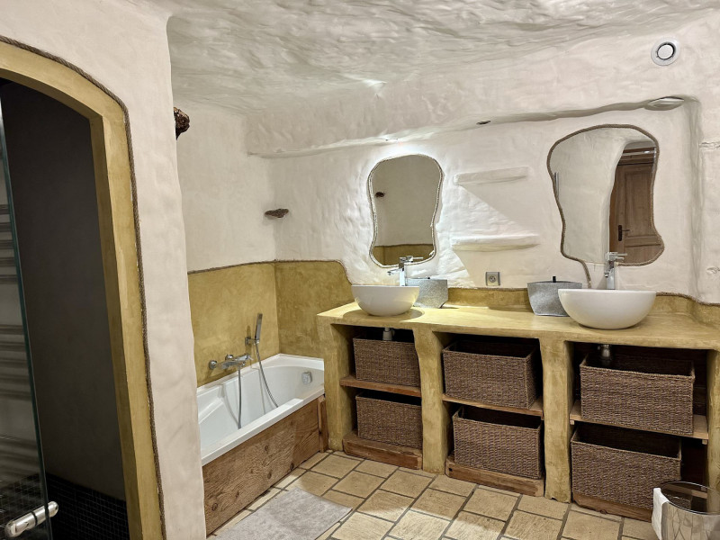 _lv_images__lot_0001810009_13_19083194
