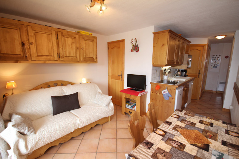 _lv_images__lot_0001870008_01_22094171