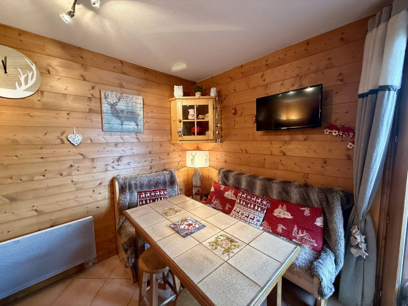 _lv_images__lot_0001890006_05_23438301 _lv_images__lot_0001890006_05_23438301