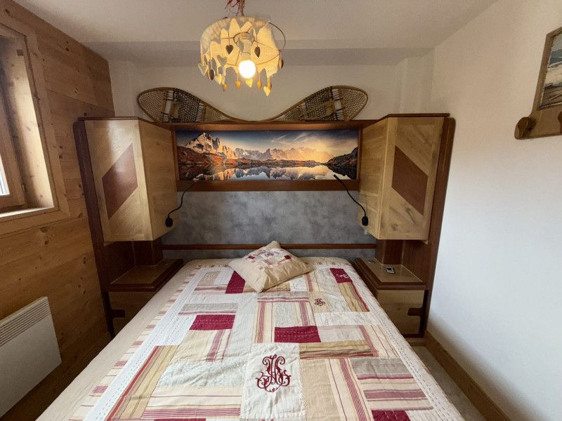 _lv_images__lot_0001900004_02_22320637