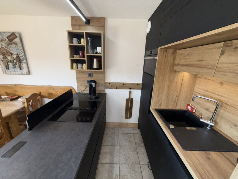 _lv_images__lot_0001900004_07_21841805