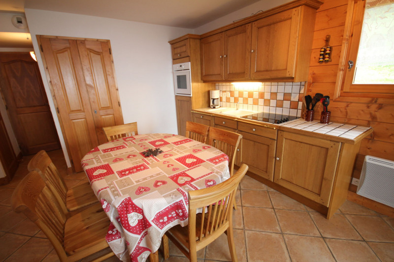 _lv_images__lot_0001950003_08_20460483