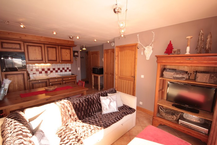 _lv_images__lot_0001980003_01_21418301