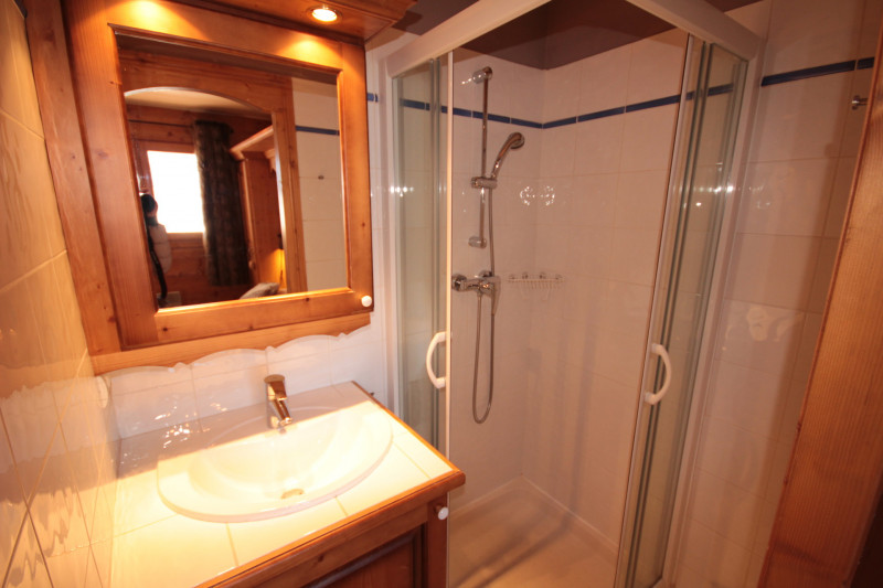 _lv_images__lot_0001980003_09_20629837 _lv_images__lot_0001980003_09_20629837