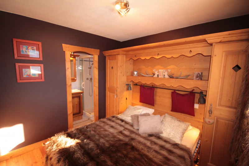 _lv_images__lot_0001980003_10_21392948