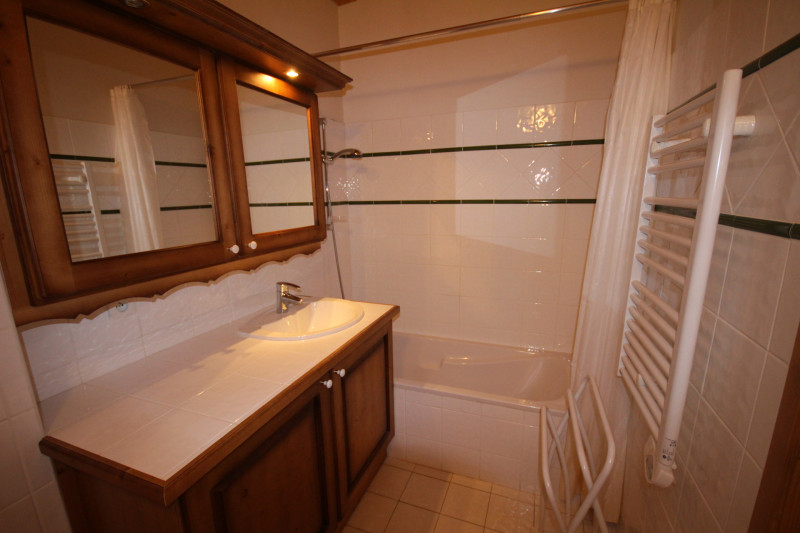 _lv_images__lot_0002010015_03_18902949