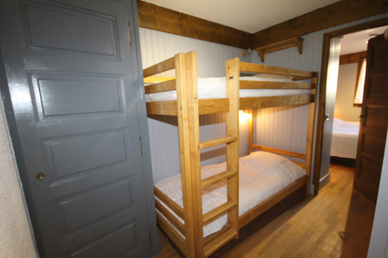 _lv_images__lot_0002180033_10_22239961 _lv_images__lot_0002180033_10_22239961