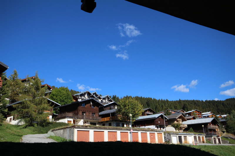 _lv_images__lot_0002180033_12_23650420 _lv_images__lot_0002180033_12_23650420