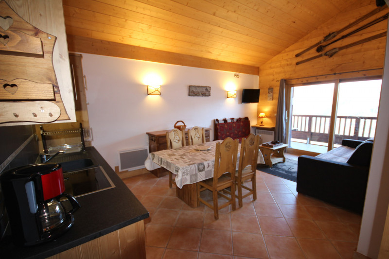 _lv_images__lot_0002260020_08_20505824