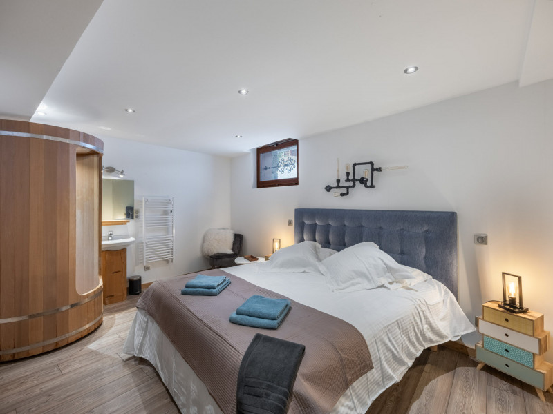 _lv_images__lot_0075553551_05_22276391