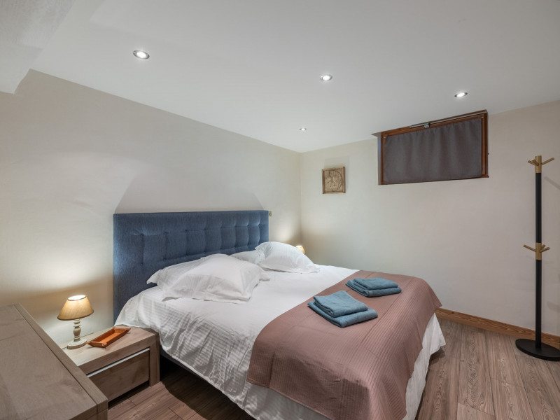 _lv_images__lot_0075553551_07_20748746