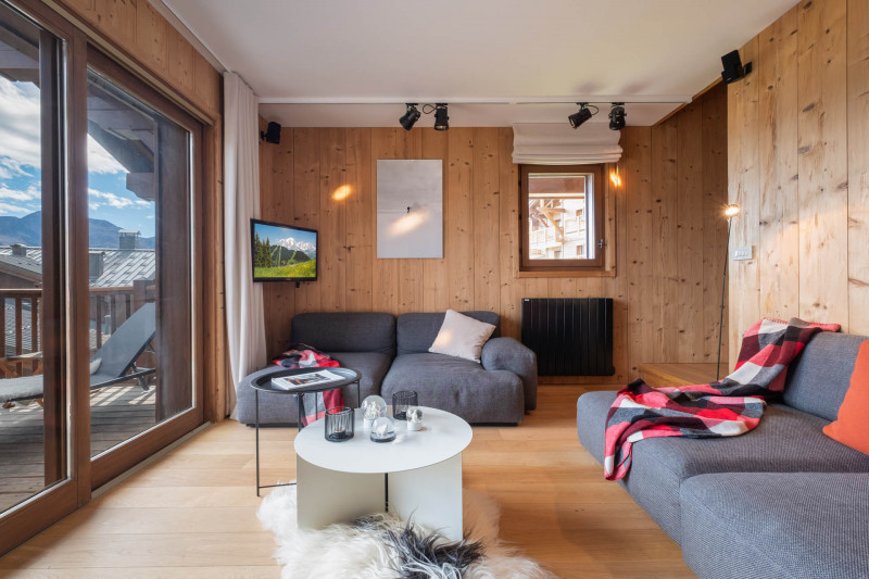 _lv_images__lot_0075553731_02_22323428