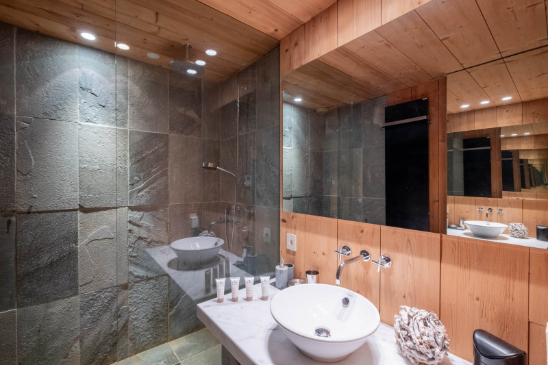 _lv_images__lot_0075553731_08_21935980