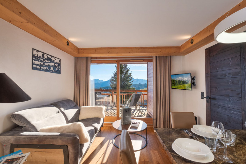 _lv_images__lot_0075553815_01_21923068