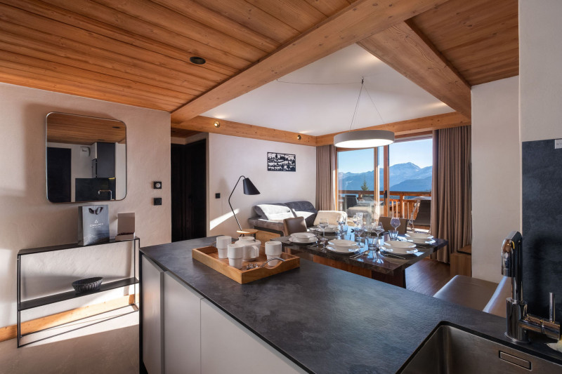 _lv_images__lot_0075553815_02_21254392