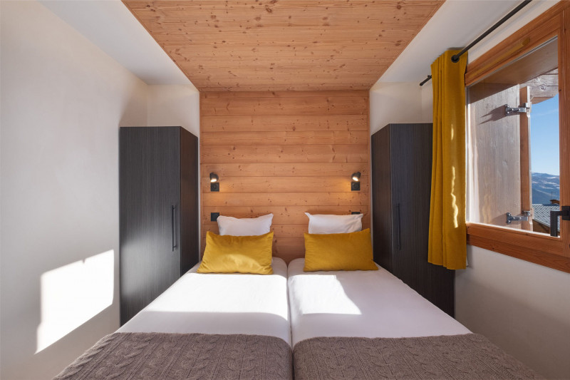 _lv_images__lot_0075553815_06_20201641