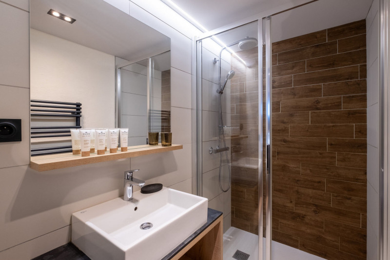 _lv_images__lot_0075553815_08_22228529