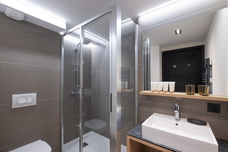 _lv_images__lot_0075553815_10_22290088