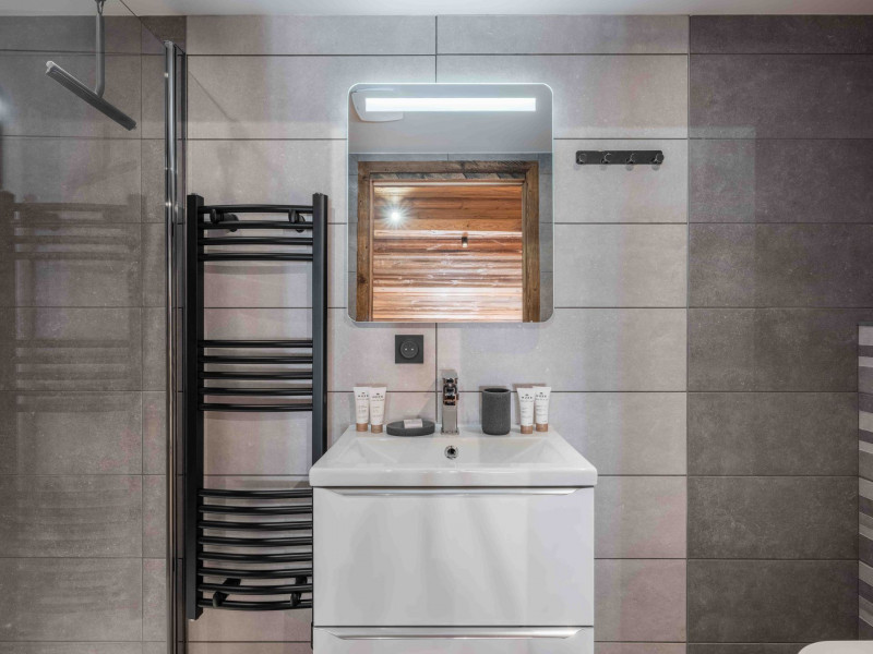 _lv_images__lot_0075553835_07_22303380