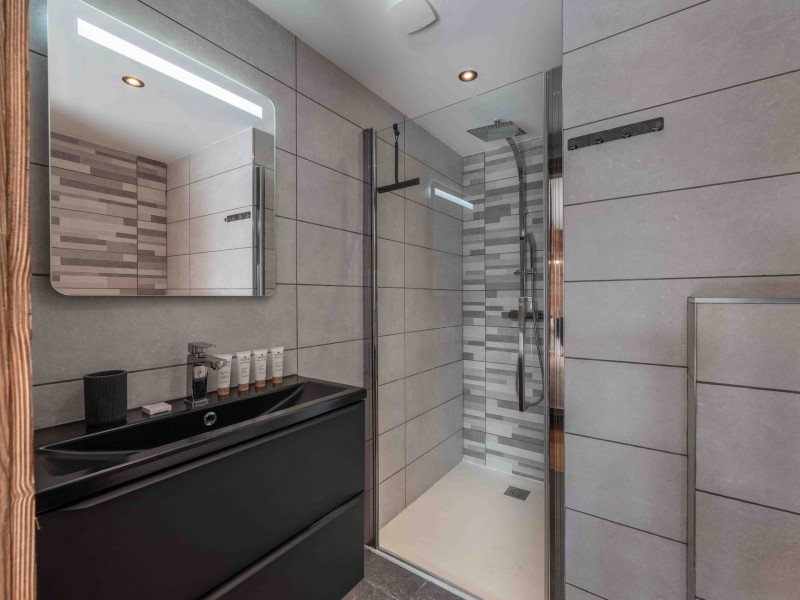 _lv_images__lot_0075553835_12_20201482 _lv_images__lot_0075553835_12_20201482