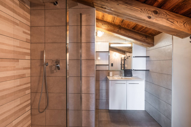 _lv_images__lot_0075553962_14_22323354