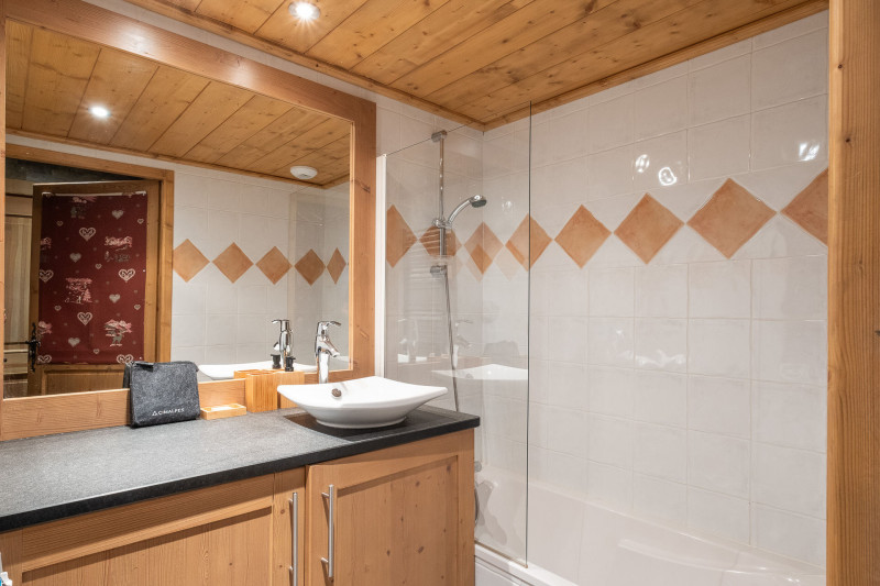 _lv_images__lot_0075553976_08_21681301