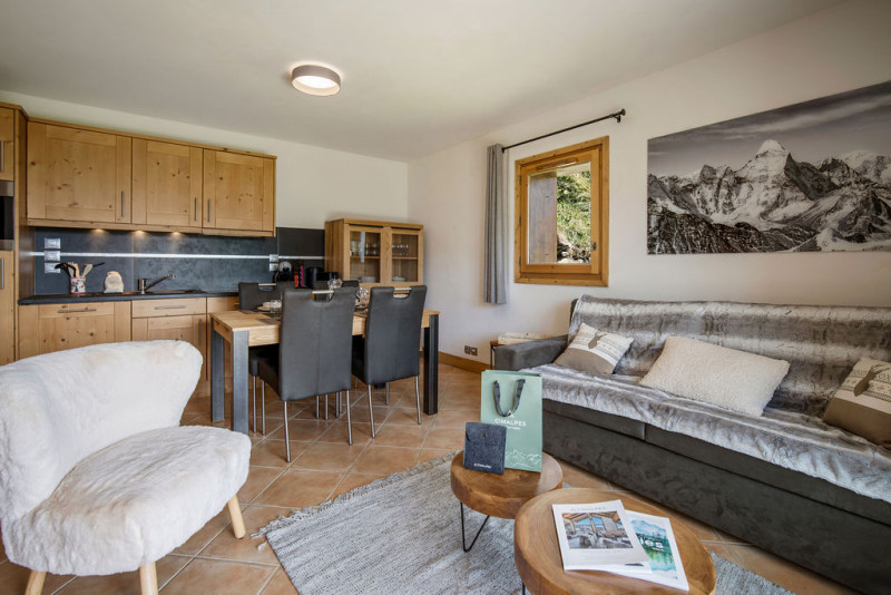 _lv_images__lot_0075554011_03_21357699