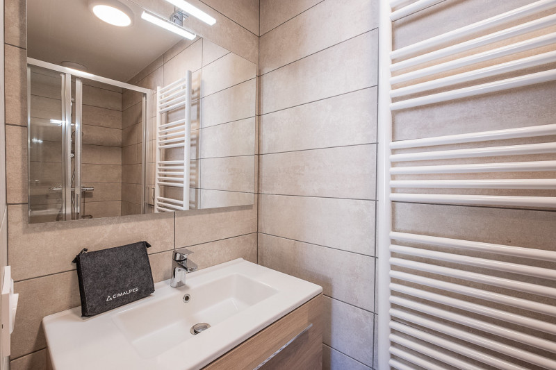 _lv_images__lot_0075554017_08_22350225