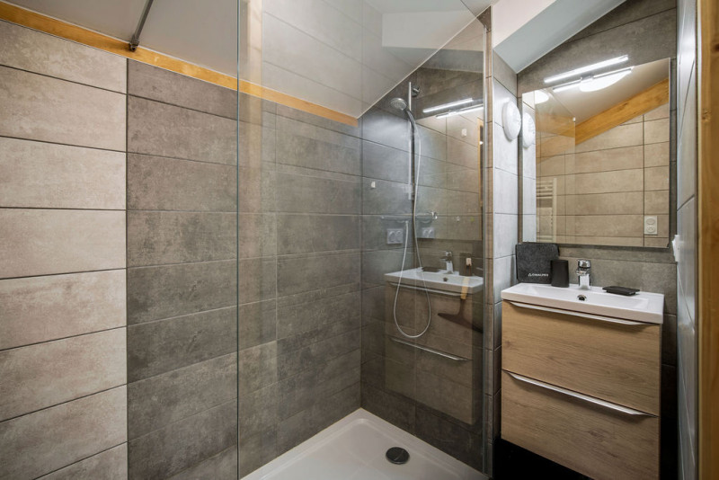 _lv_images__lot_0075554031_08_20937355