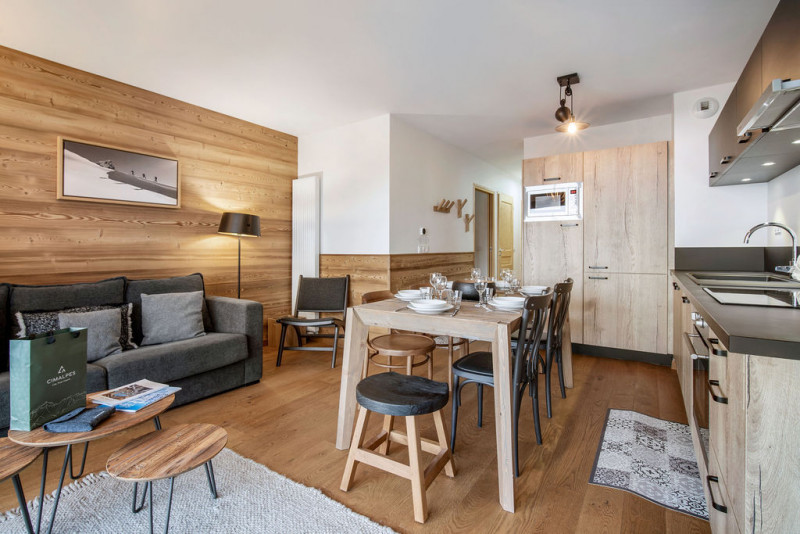 _lv_images__lot_0075554041_02_20848694