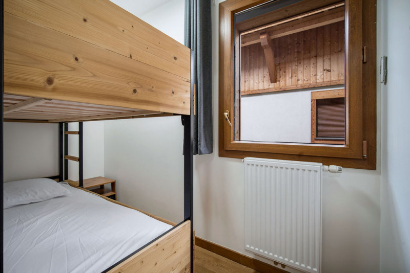 _lv_images__lot_0075554041_06_21759546